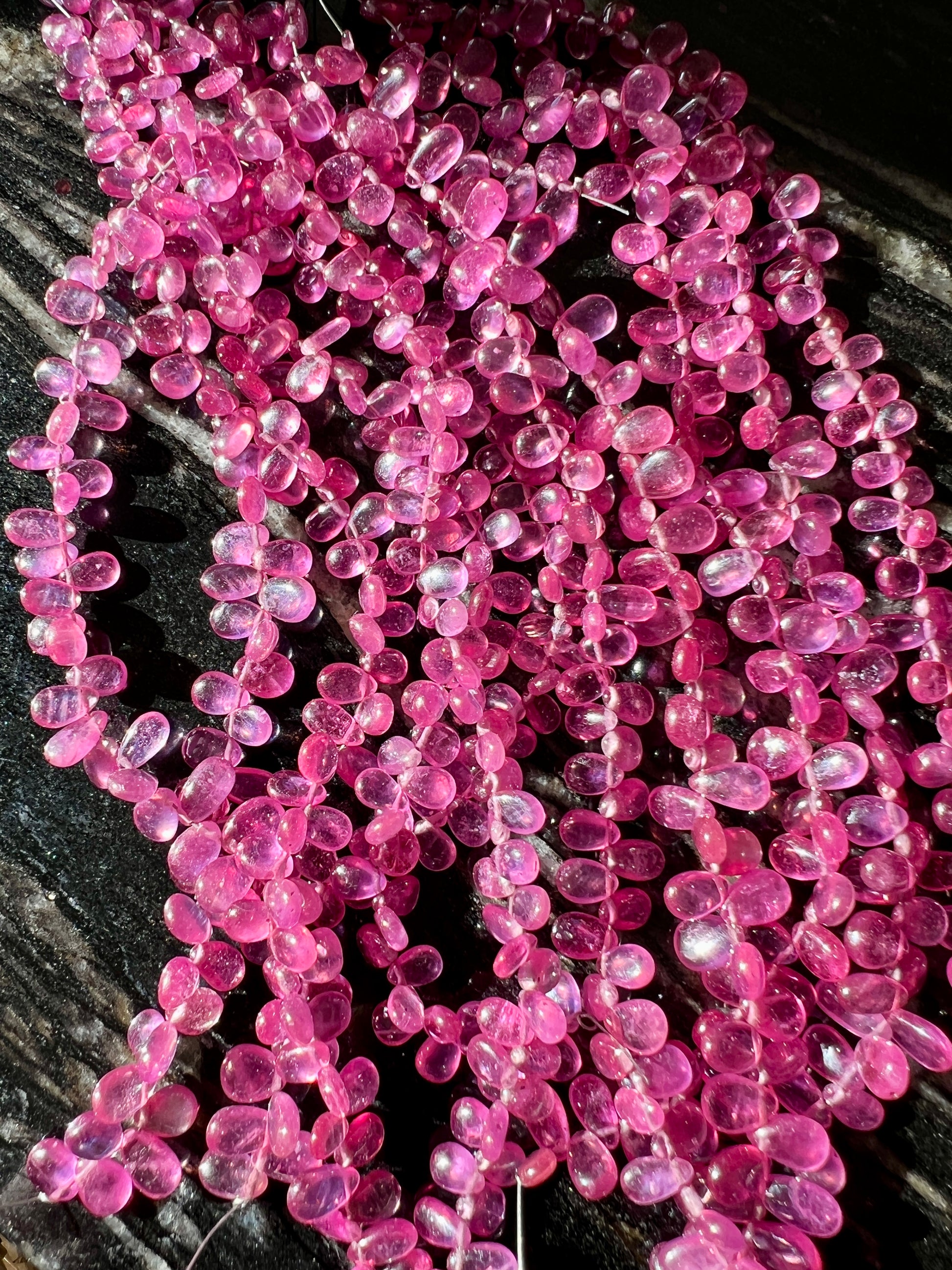 Fils de Petites Gouttes en Pierres naturelles Forme Poire
