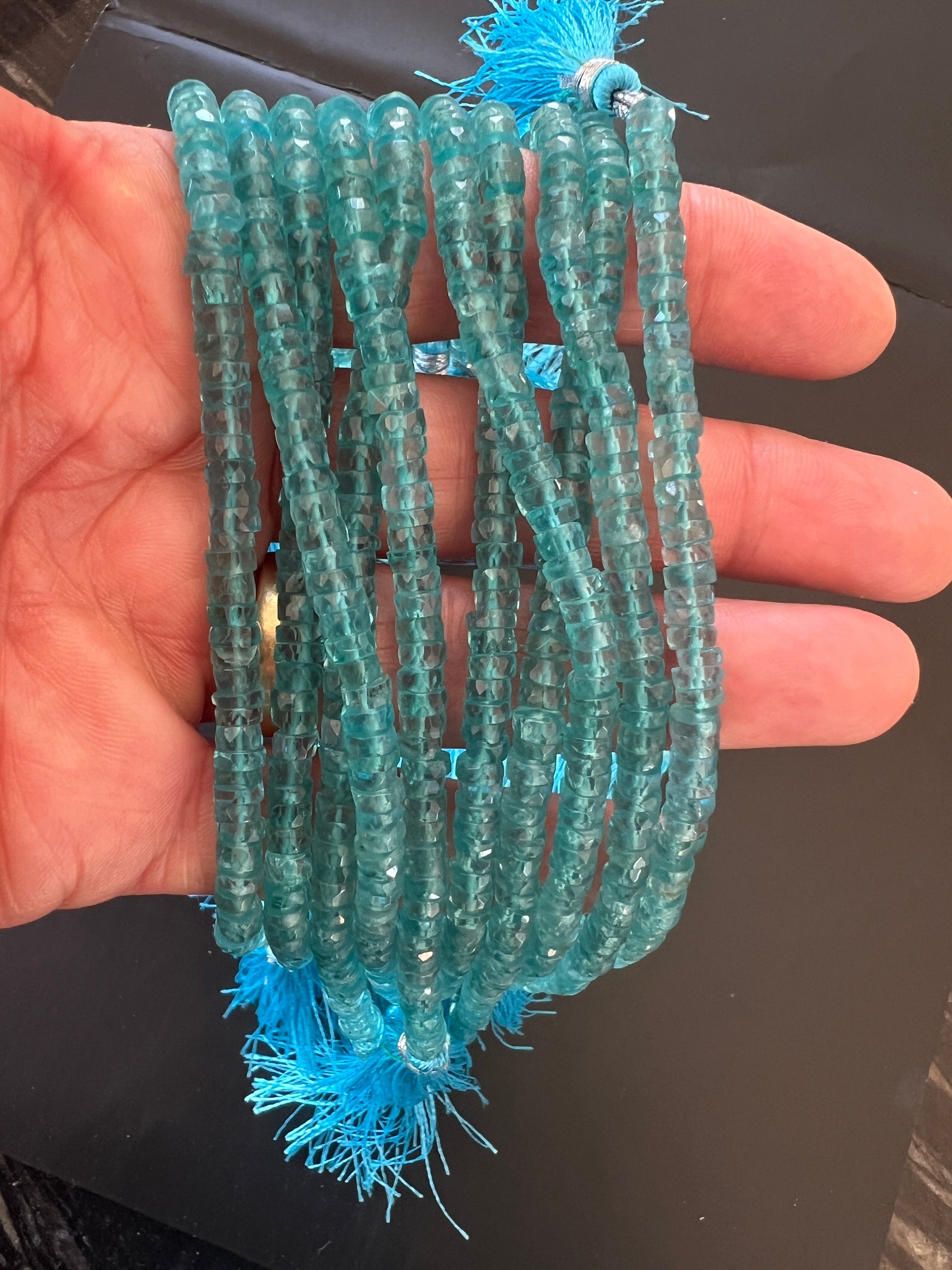 Heishi Facettes Apatite Bleue Claire 5mm