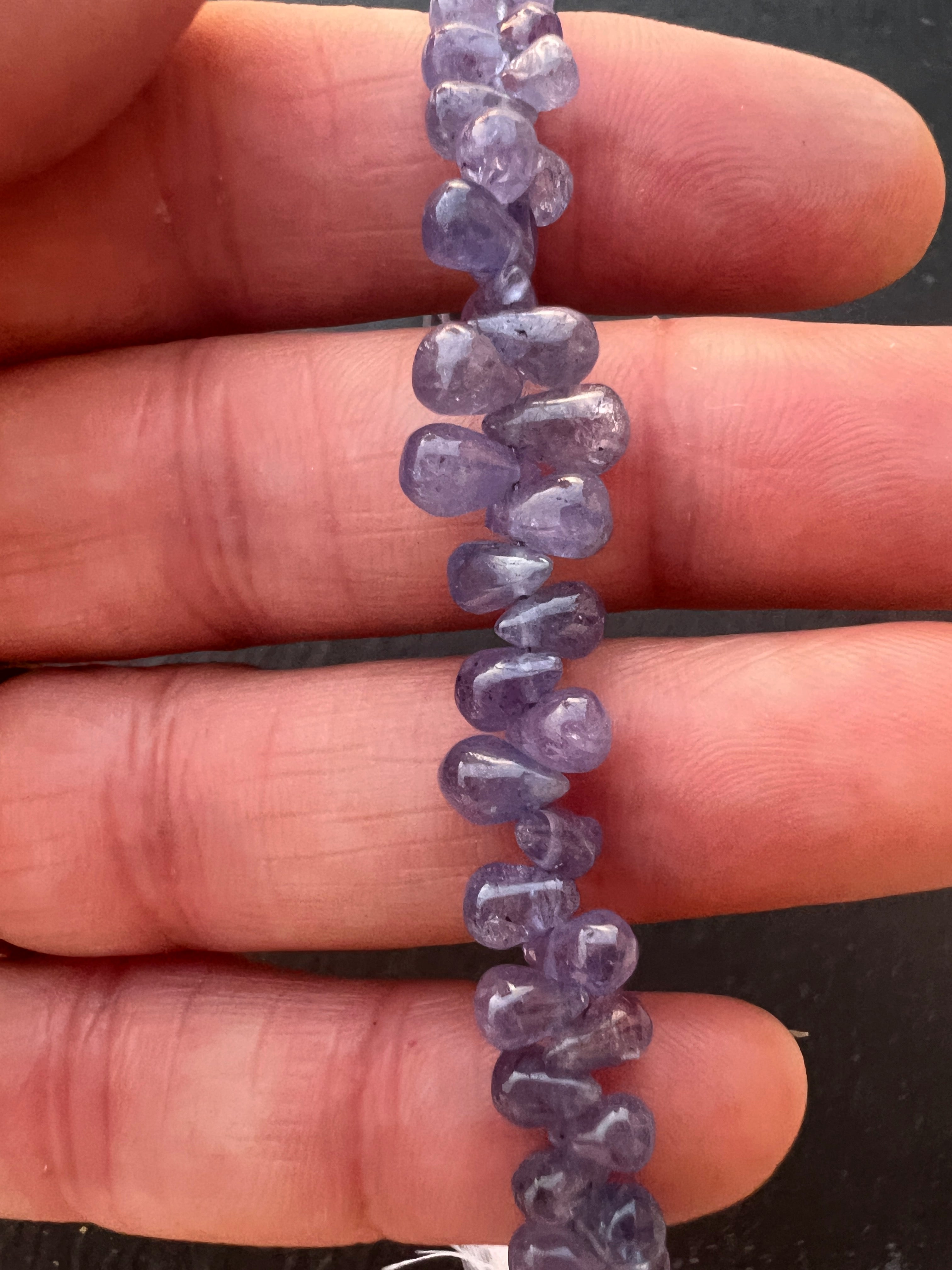 Fil de petites gouttes en Tanzanite