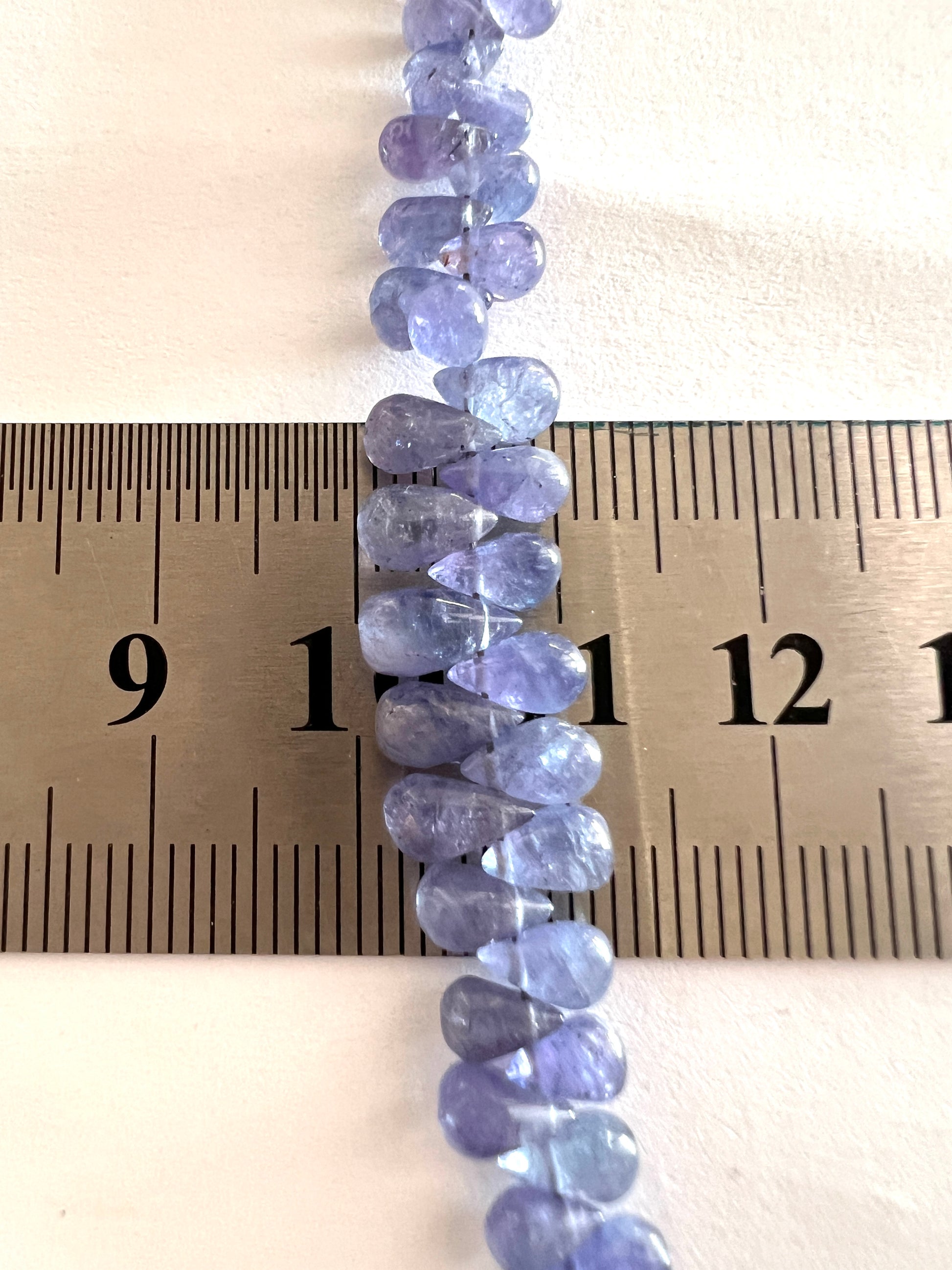 Fil de petites gouttes en Tanzanite