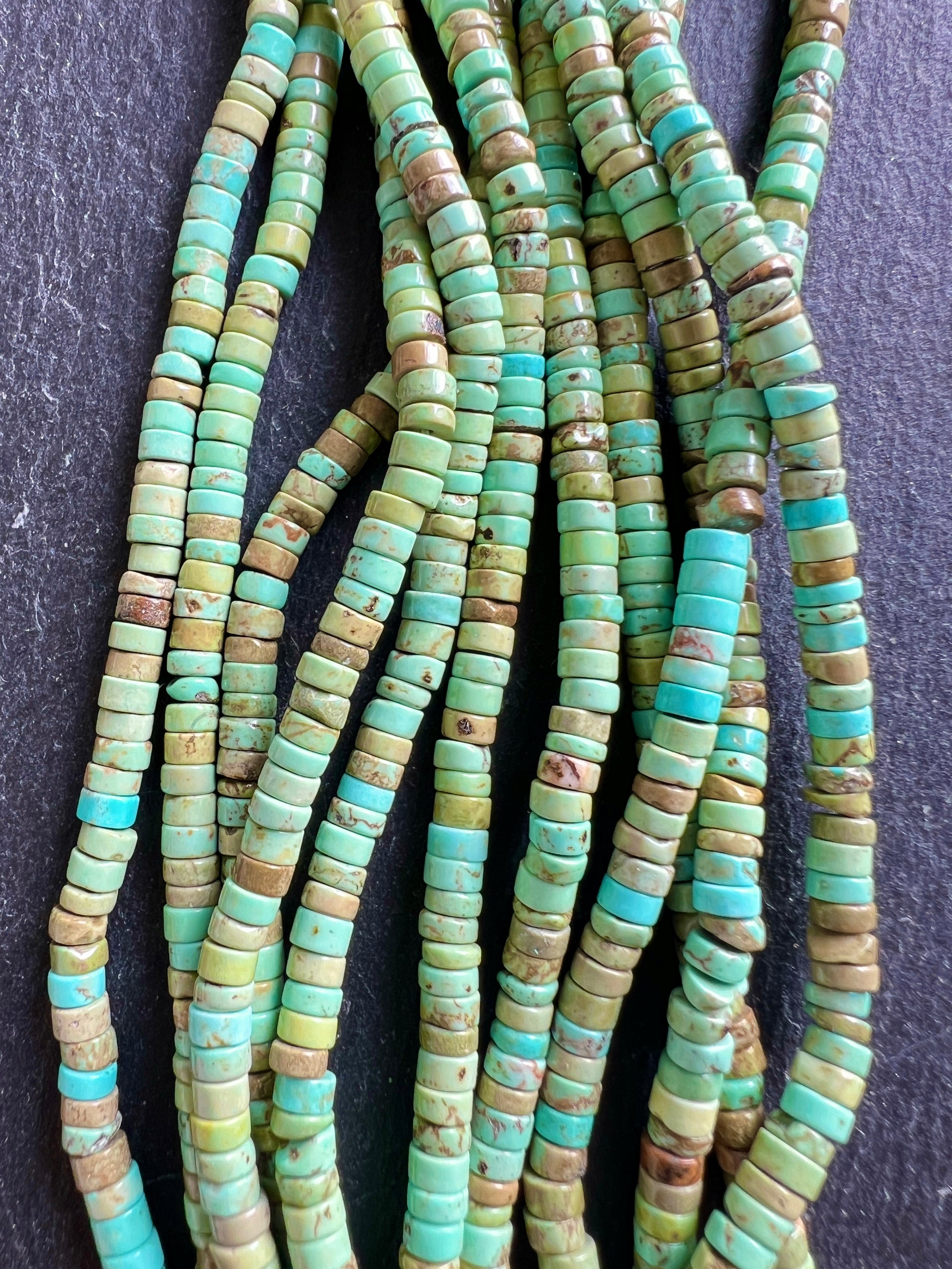 Heishi Magnésite Turquoise 4mm