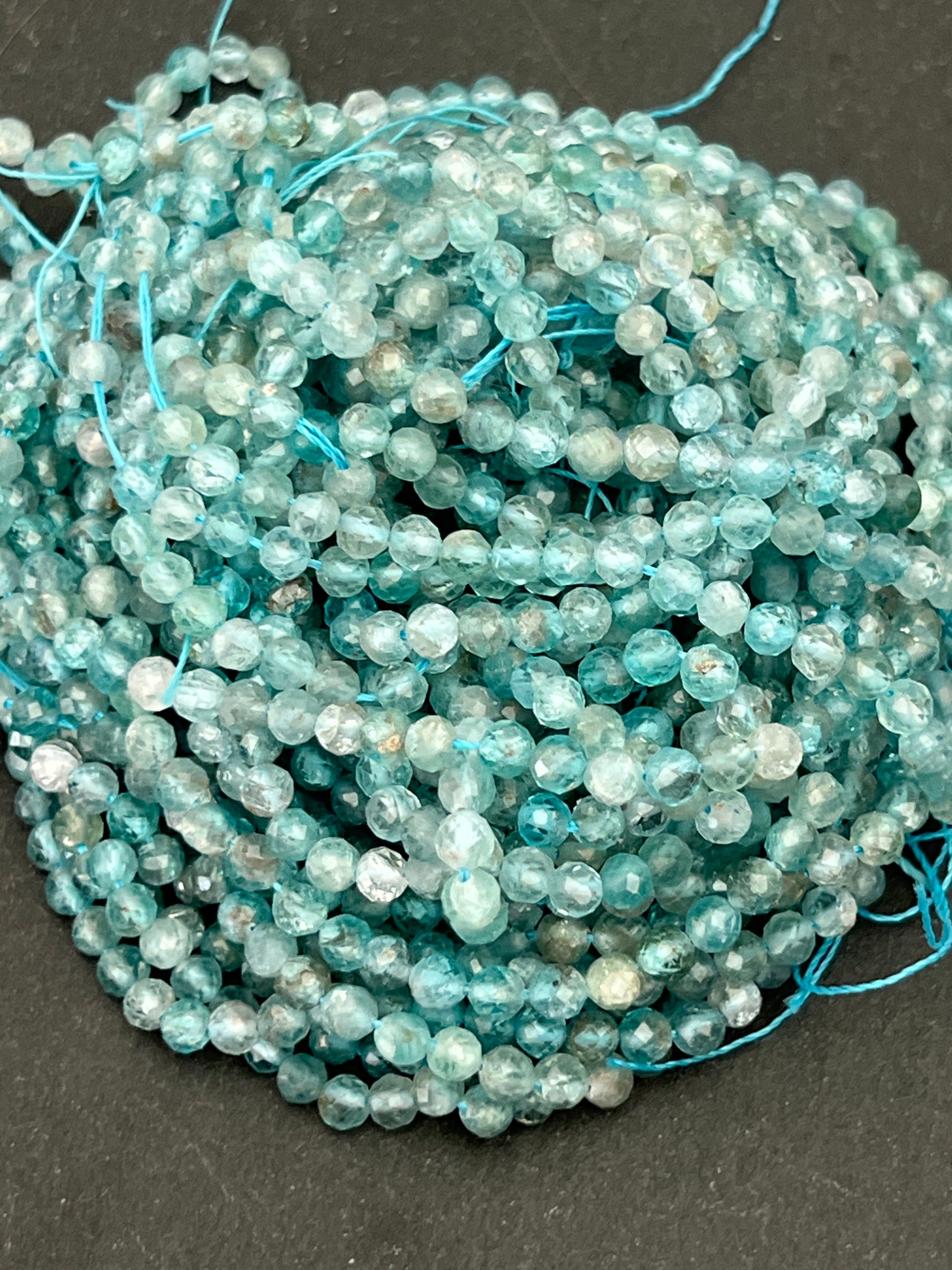 Apatite Bleue Claire Facettée 4mm