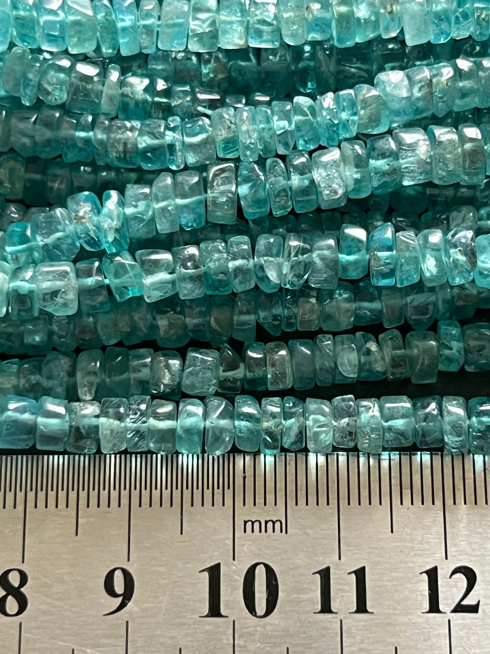 Heishi Apatite Néon 5-6mm