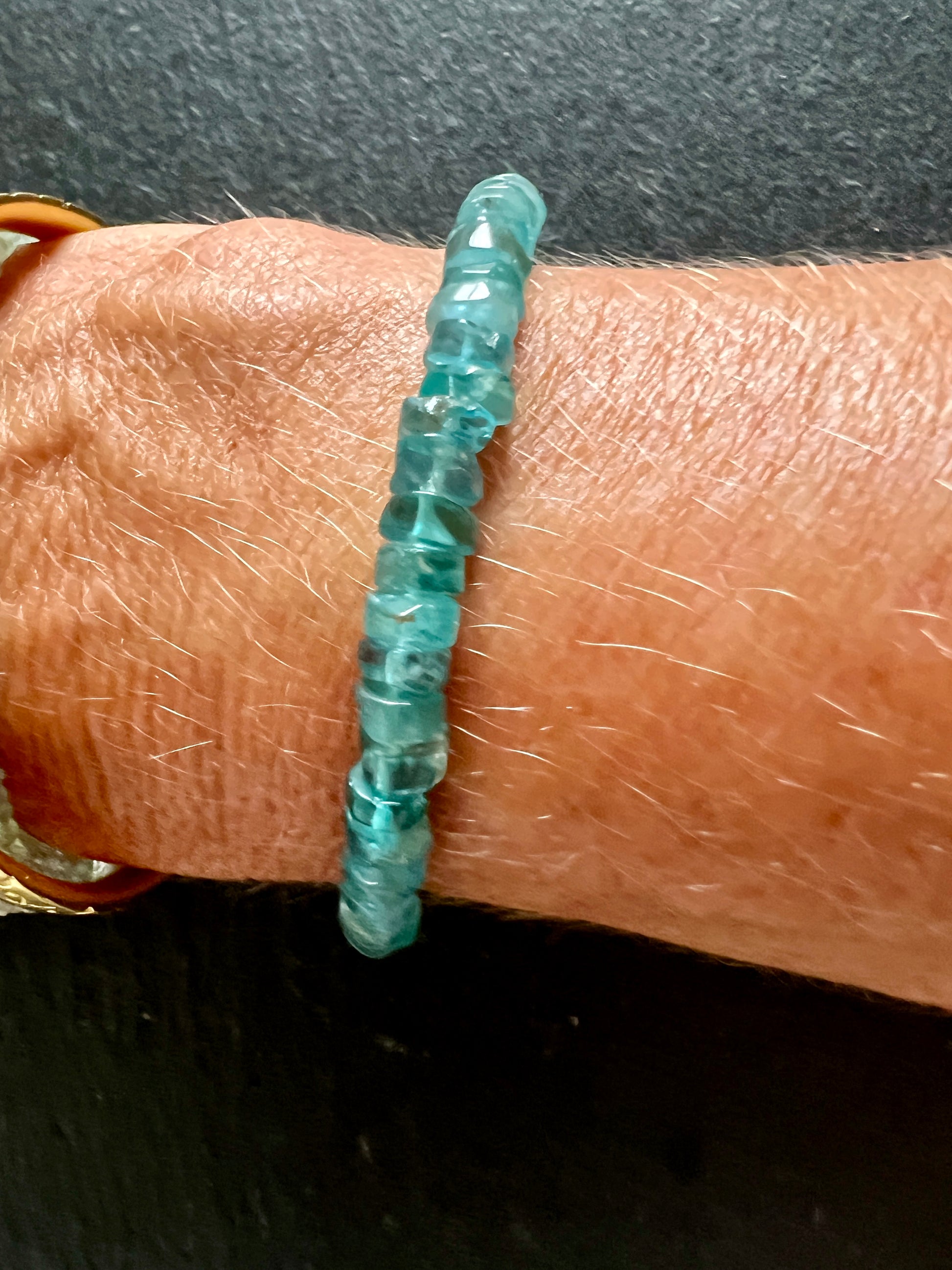 Heishi Apatite Néon 5-6mm
