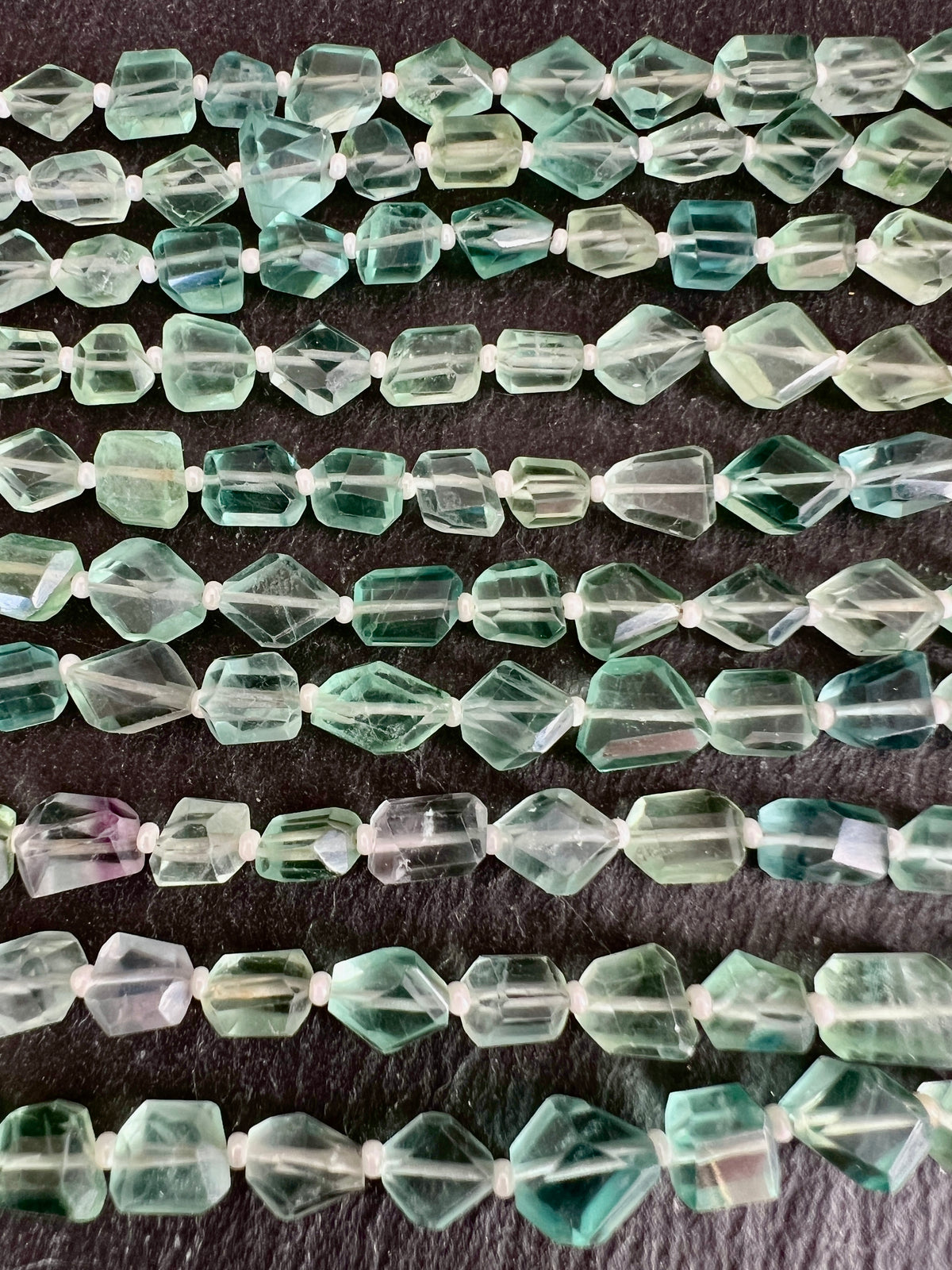 Fil de pépites de Fluorite verte et bleue verte