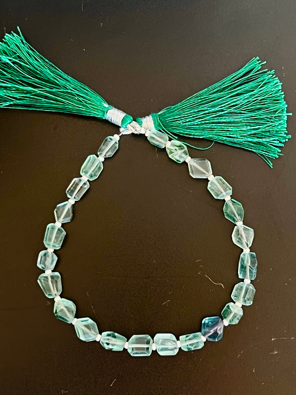 Fil de pépites de Fluorite verte et bleue verte