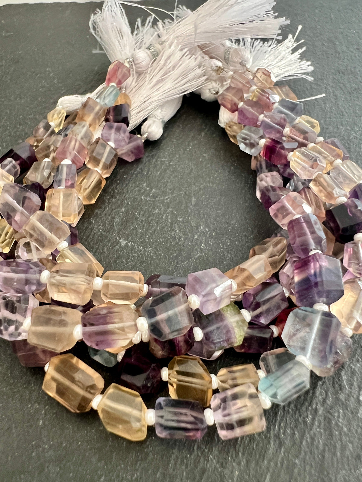 Fil de Pépites de Fluorite Facettée Multicolore