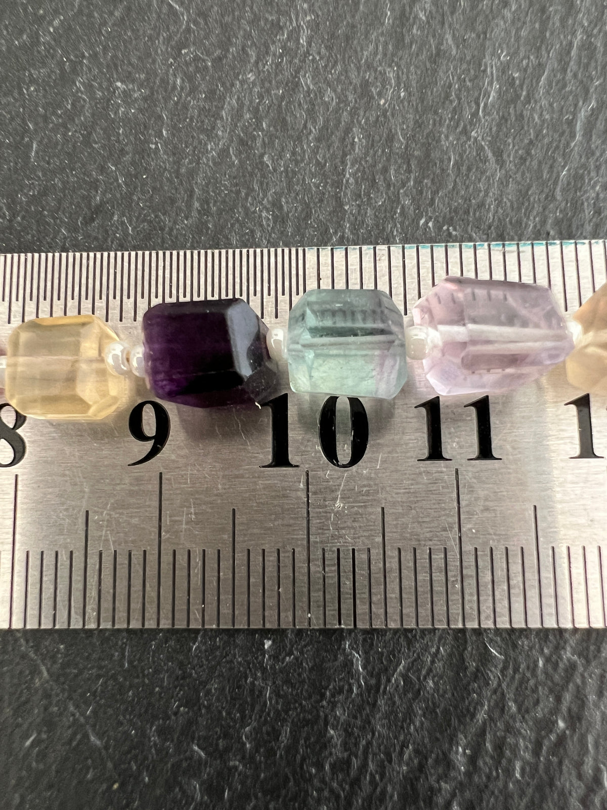 Fil de Pépites de Fluorite Facettée Multicolore