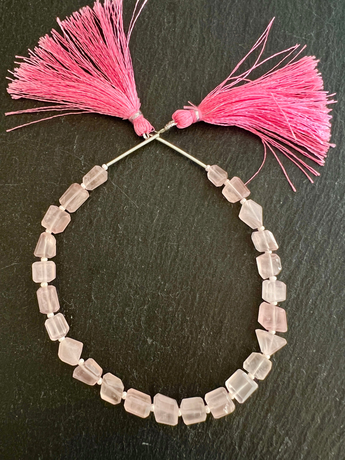 Fil de Pépites de Quartz Rose facettées