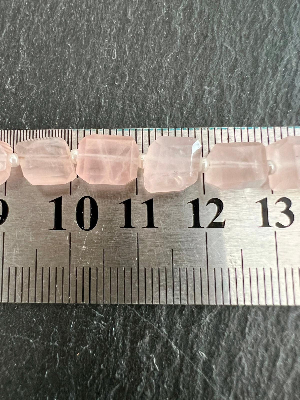 Fil de Pépites de Quartz Rose facettées