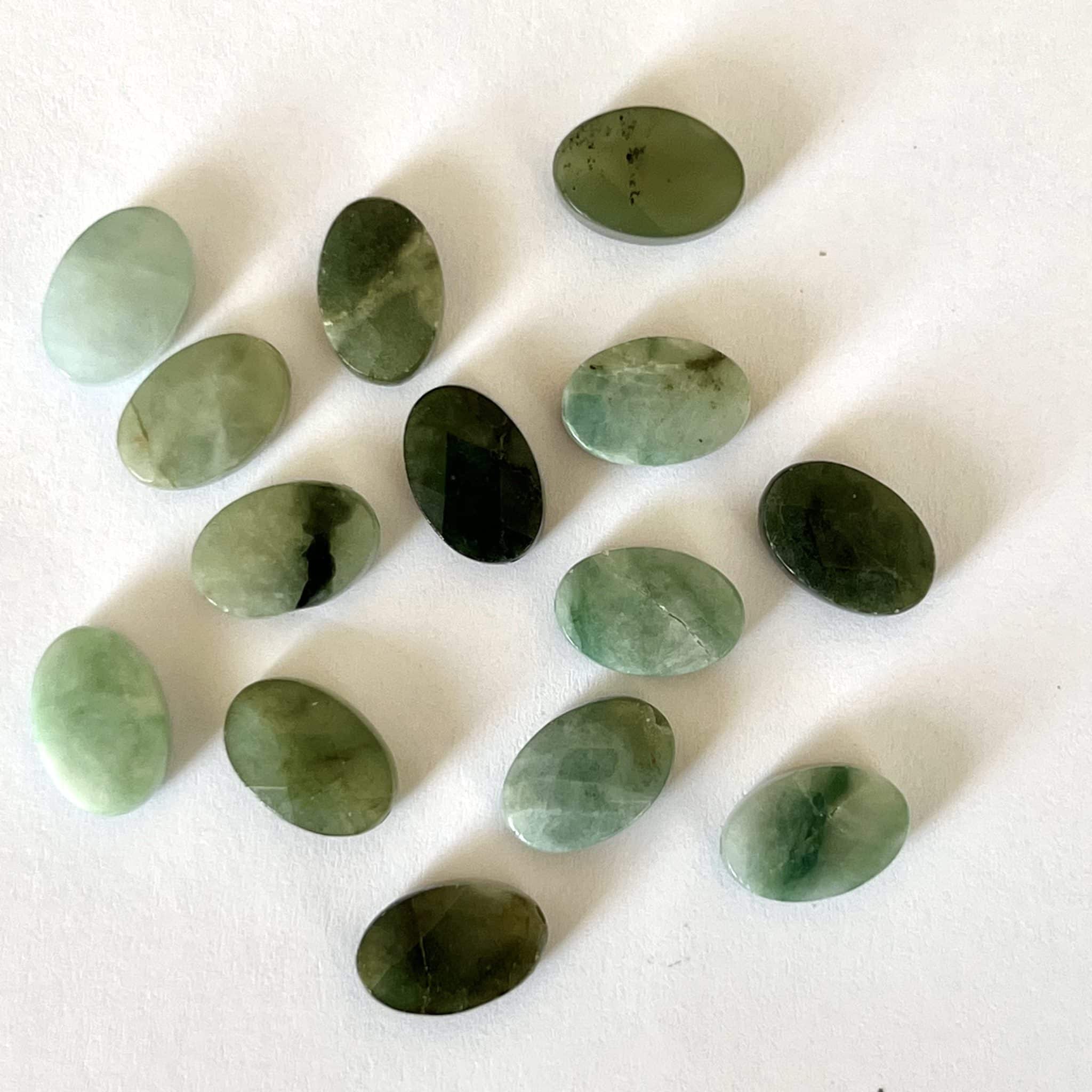 Jadéite du Myanmar Ovale 12x8mm (1)
