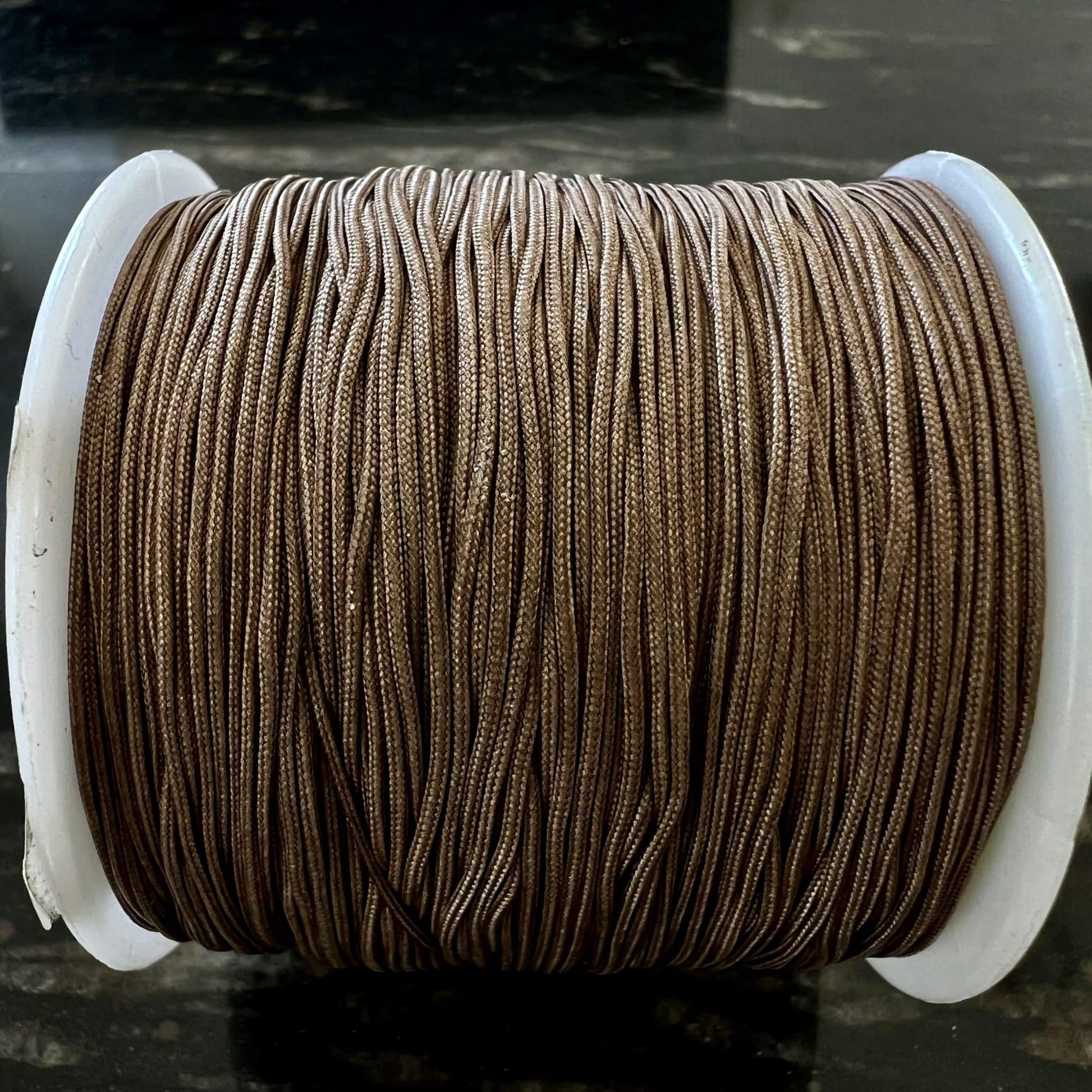 Fils en nylon coloré