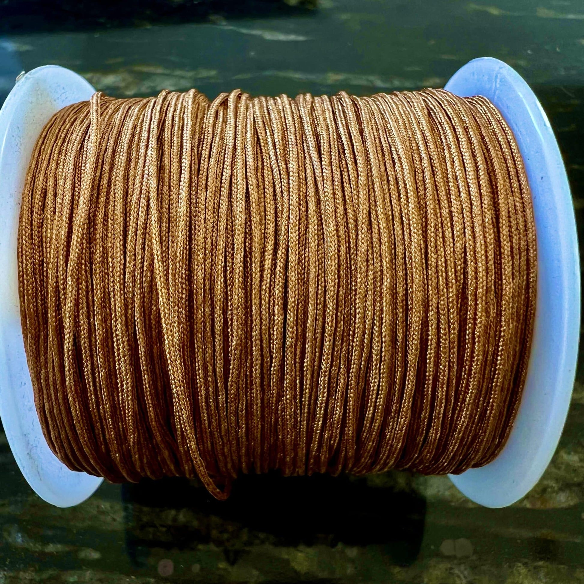 Fils en nylon coloré