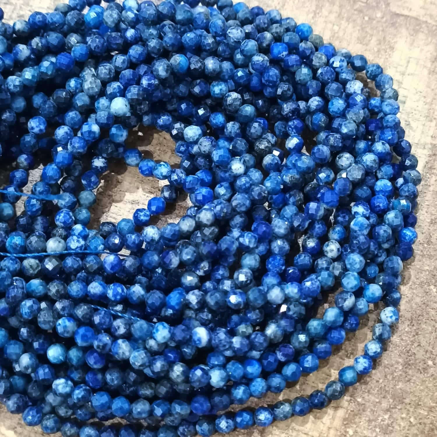 Lapis Lazuli facetté 3mm