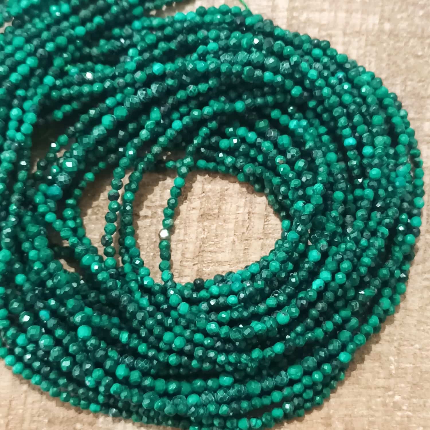 Malachite facettée 2mm
