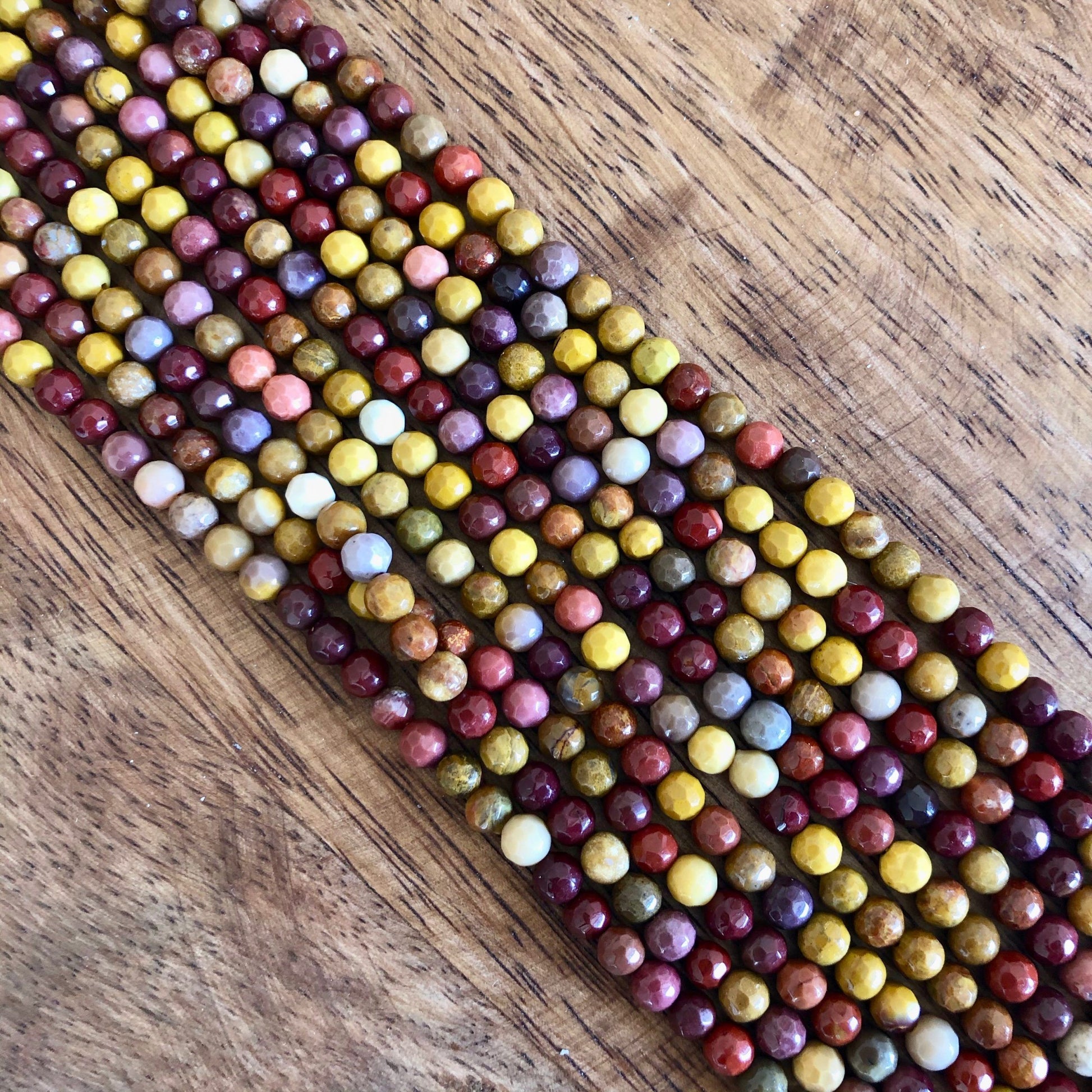 Mokaïte facetée 4mm 1