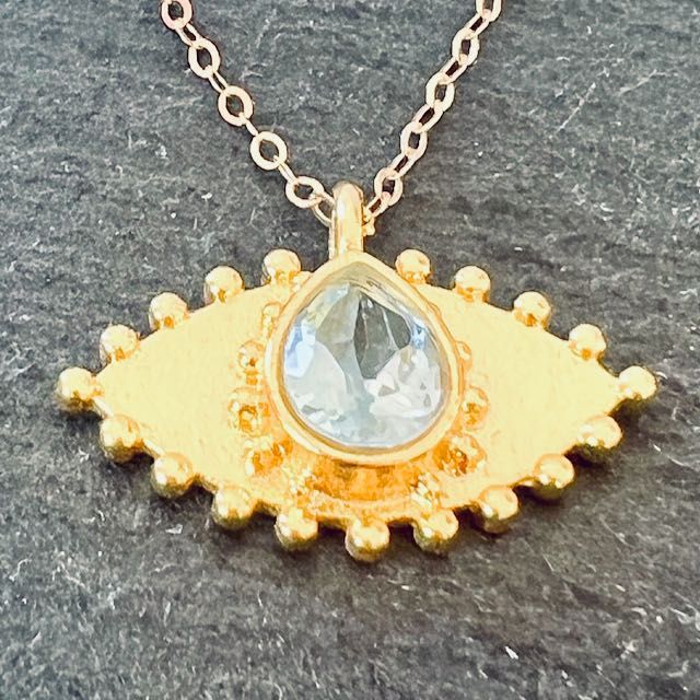 Nouveau Talisman Oeil Topaze Bleu 3