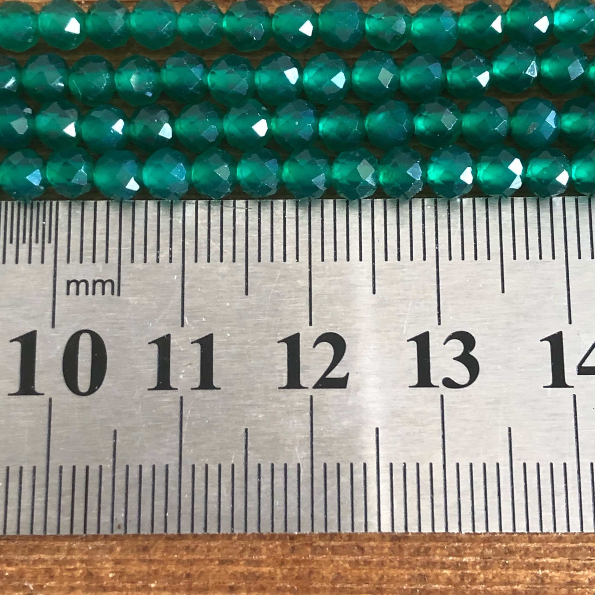 Onyx vert facetté 4mm 2