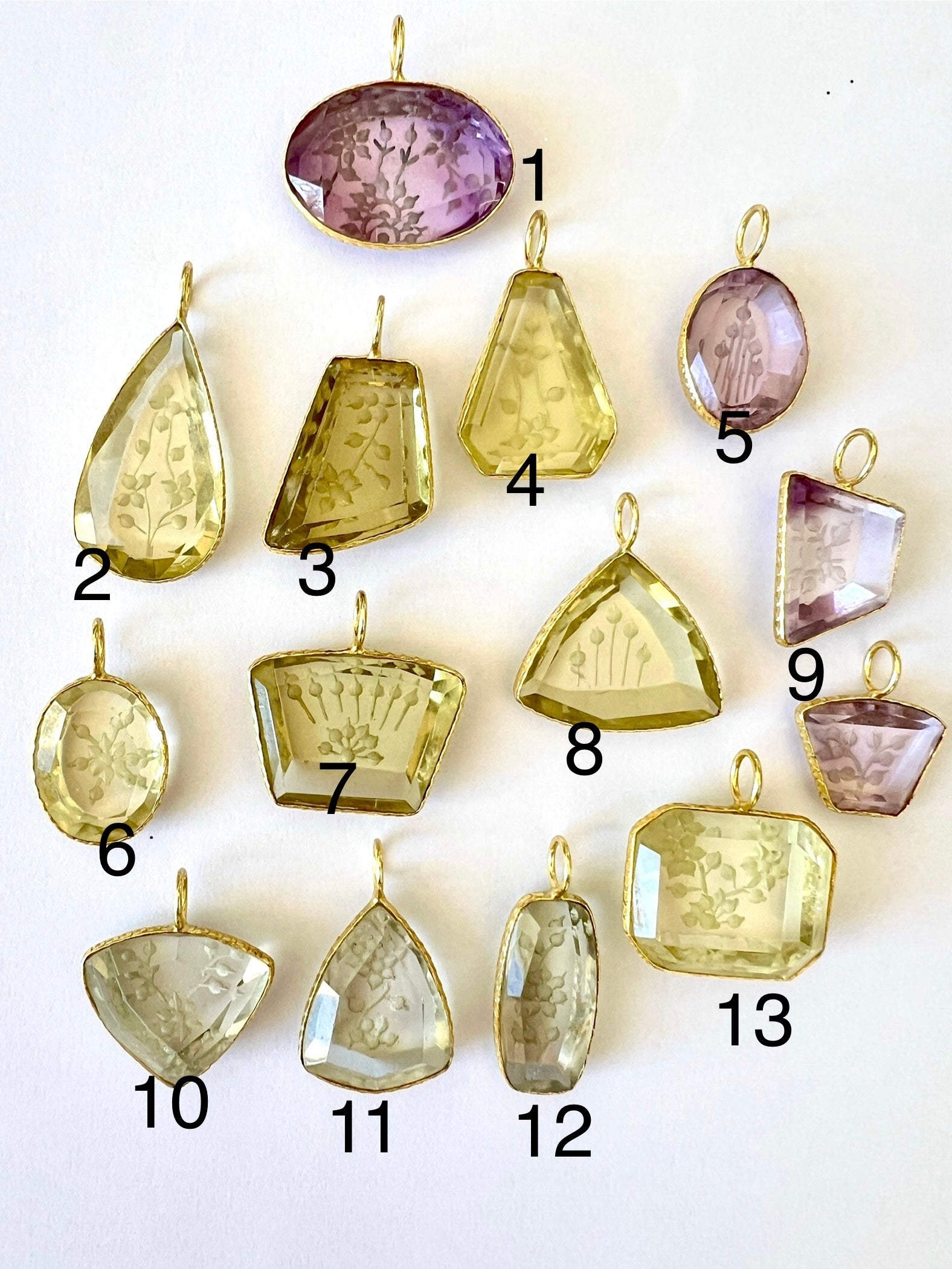 Pendentif Indien Gravé Fleur