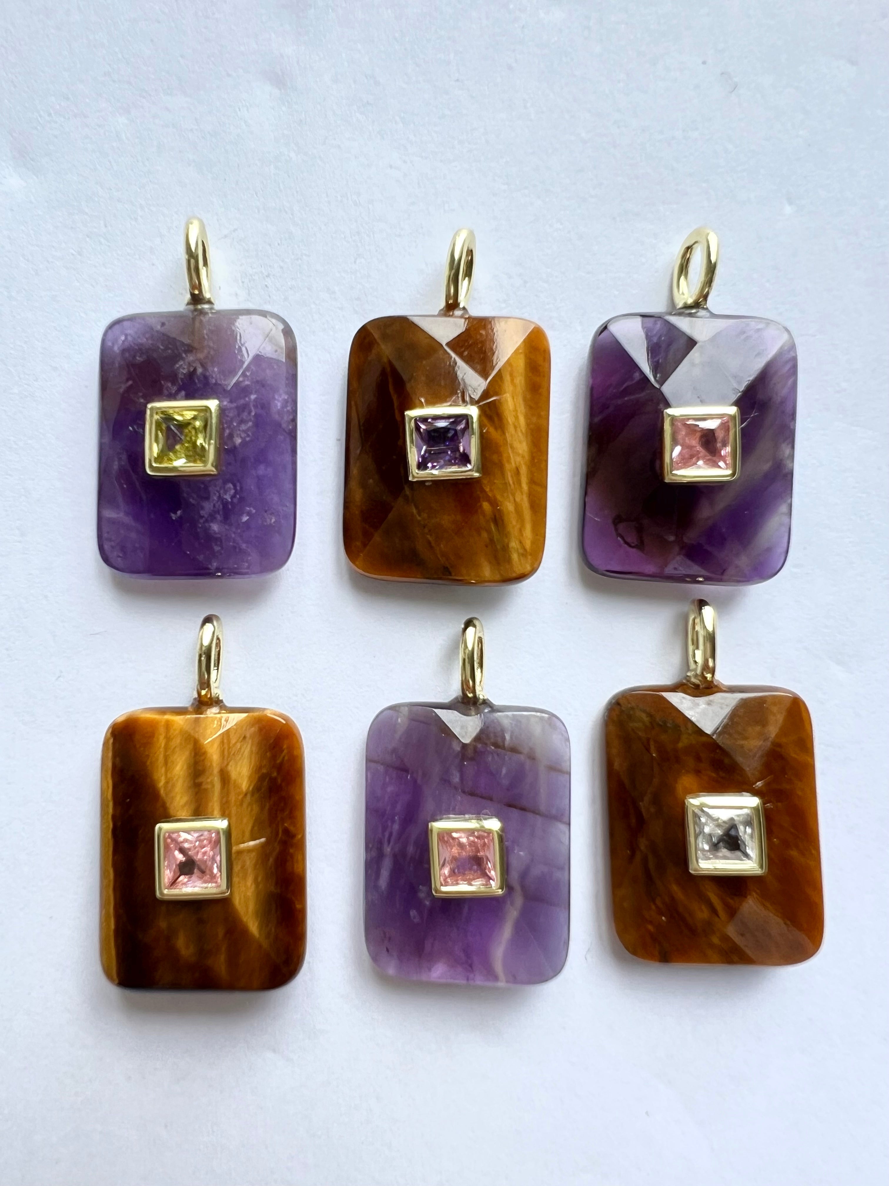 Pendentif Rectangle en Pierre Serti d'un Zircon