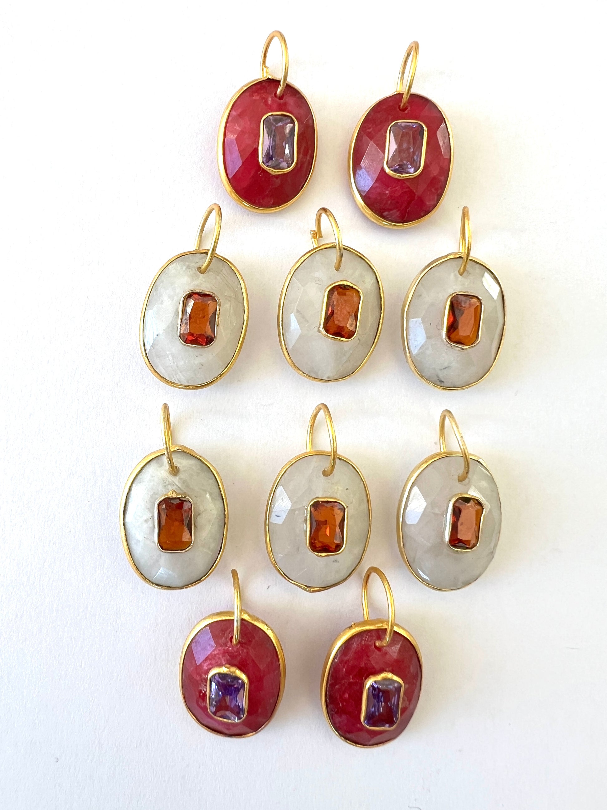 Pendentif Serti et Incrusté d'un Zircon