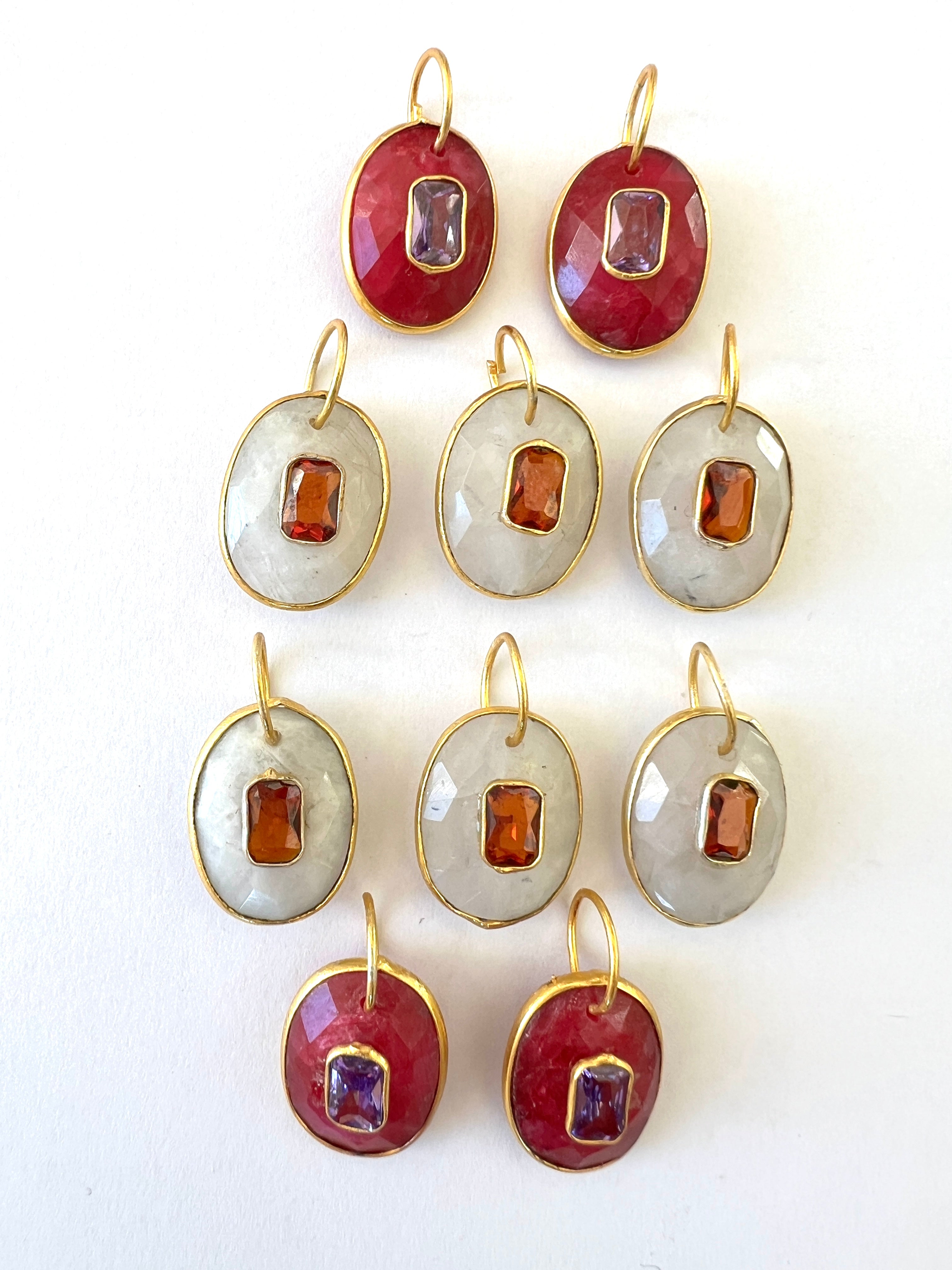 Pendentif Serti et Incrusté d'un Zircon