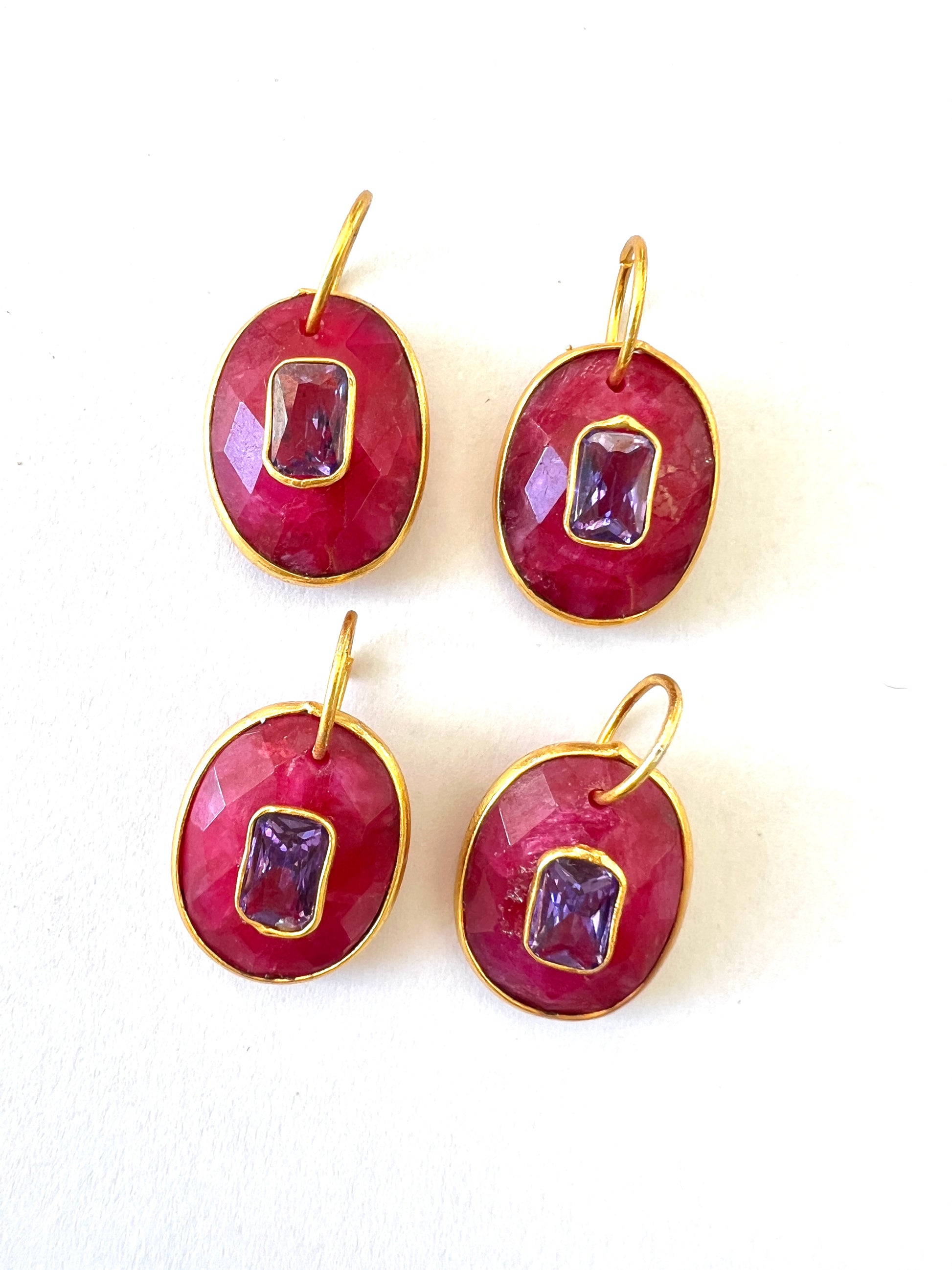 Pendentif Serti et Incrusté d'un Zircon Rose
