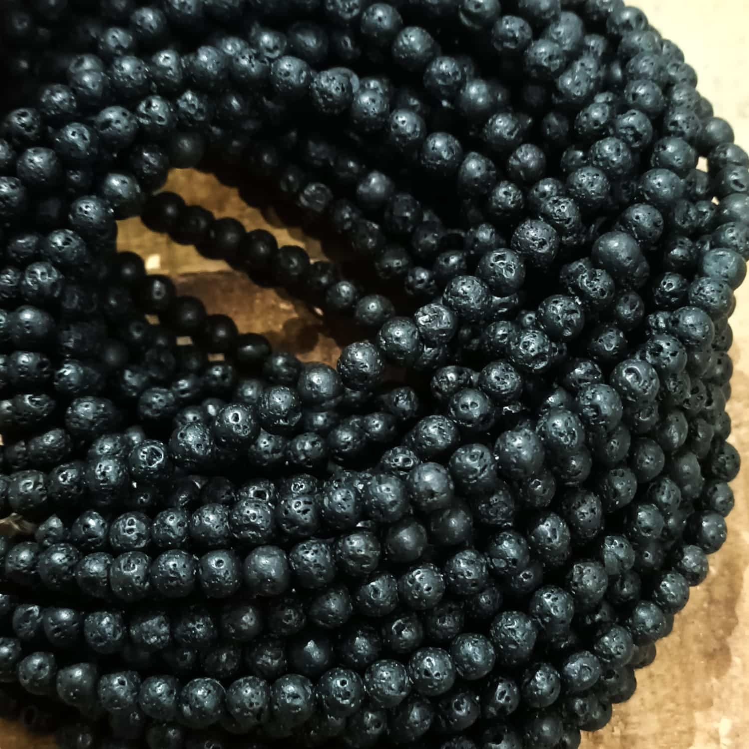 Pierre de Lave 4mm 1