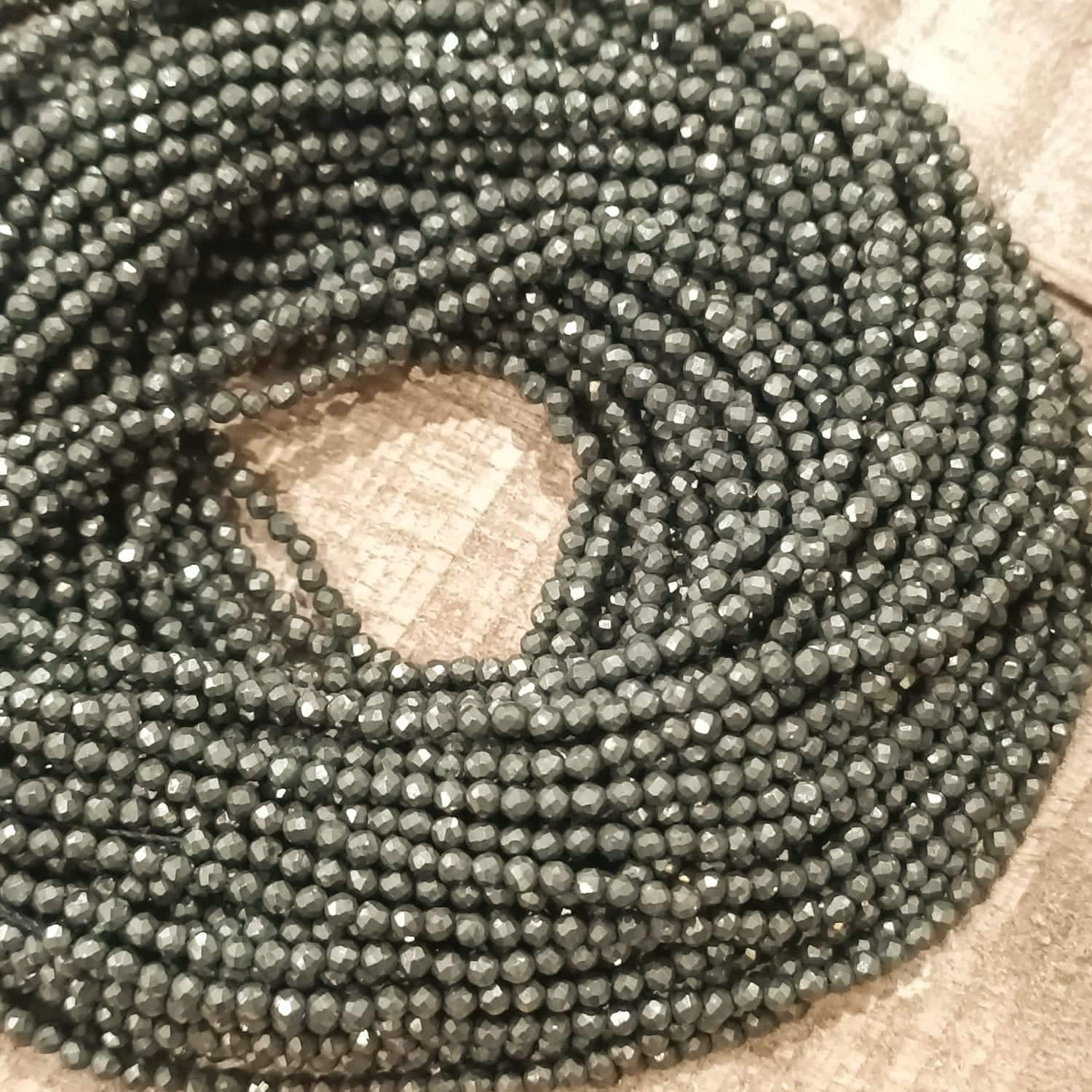 Pyrite Facettée 2mm (1)