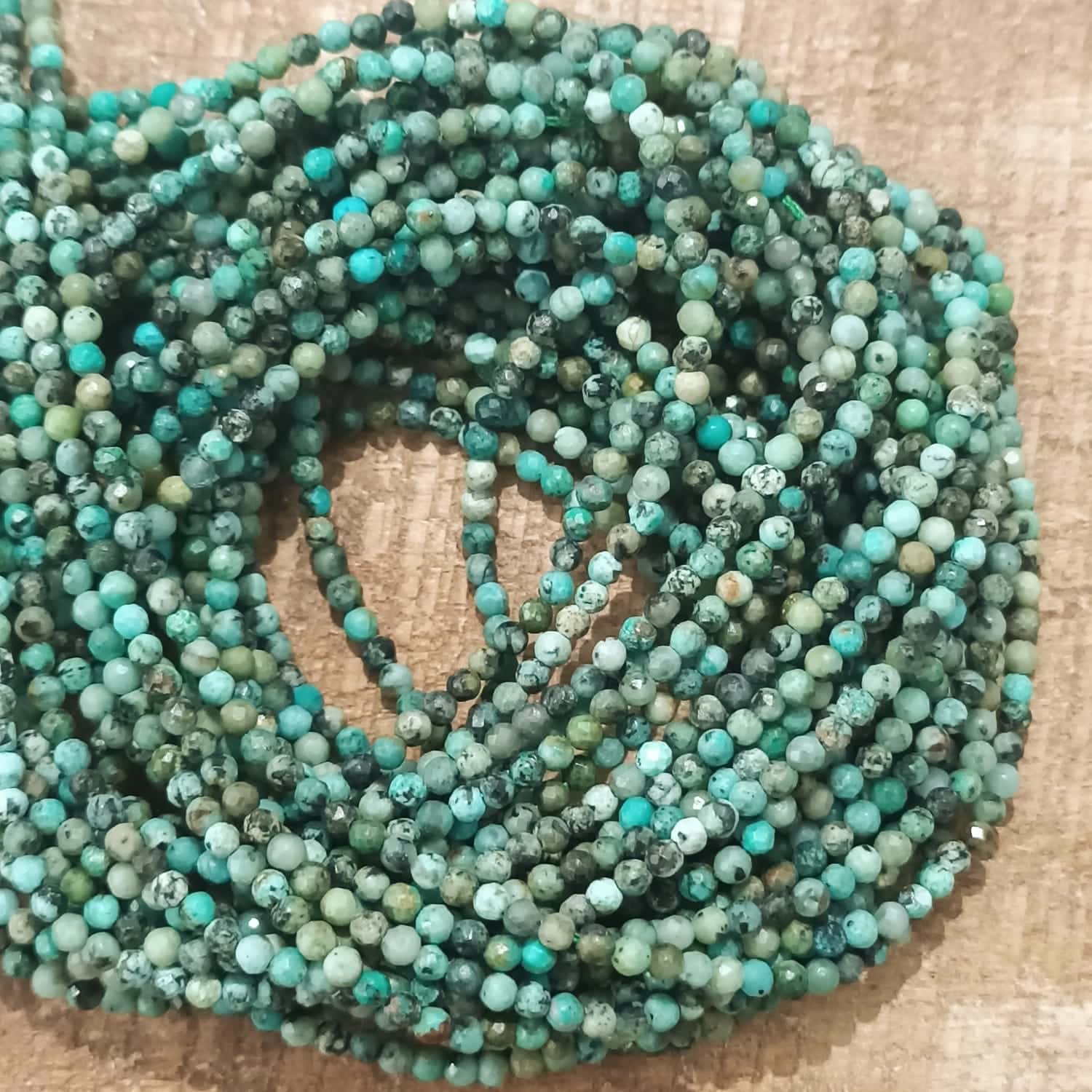 Turquoise Africaine Facettée 2mm (N°1)