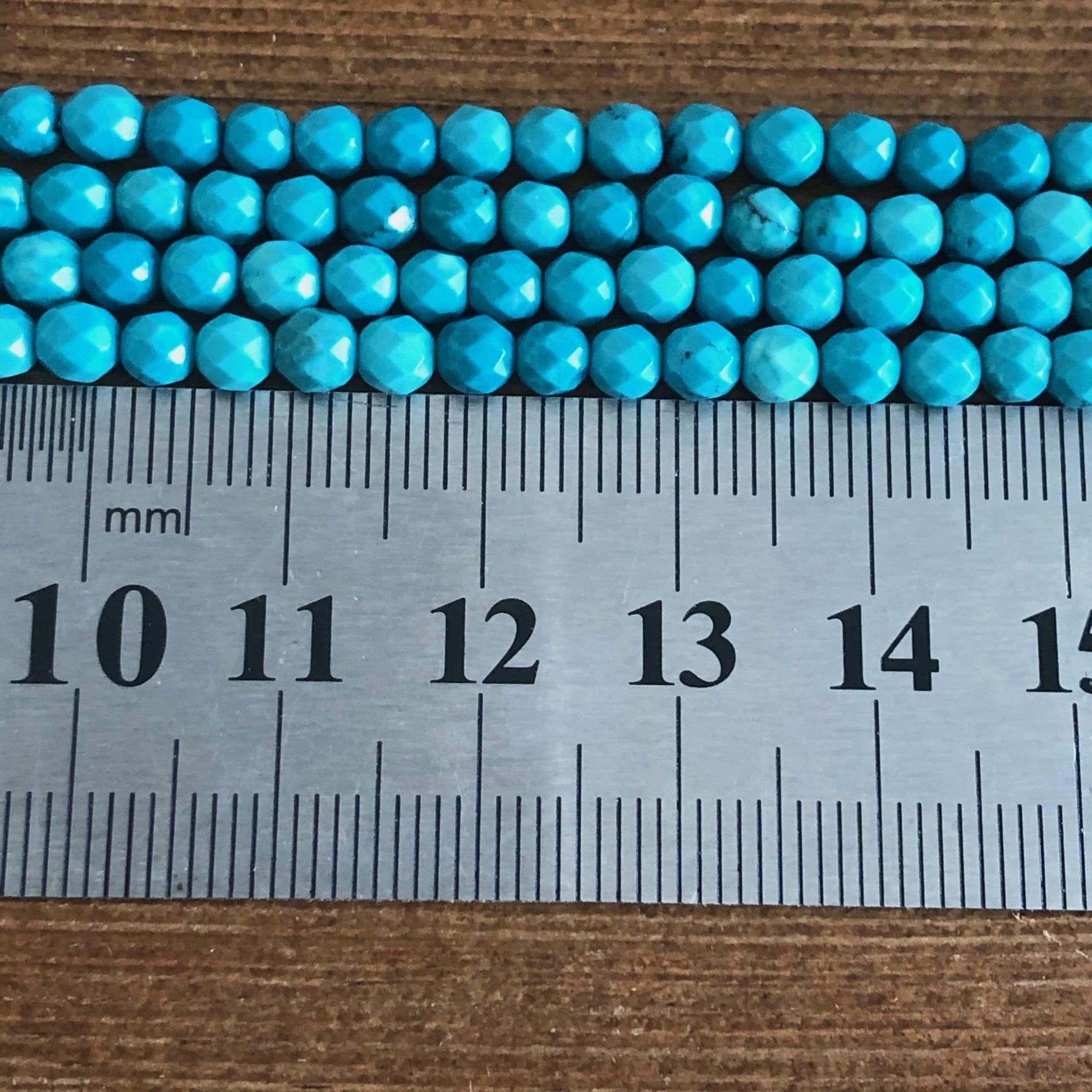 Turquoise Teintée à Facettes 4mm 2