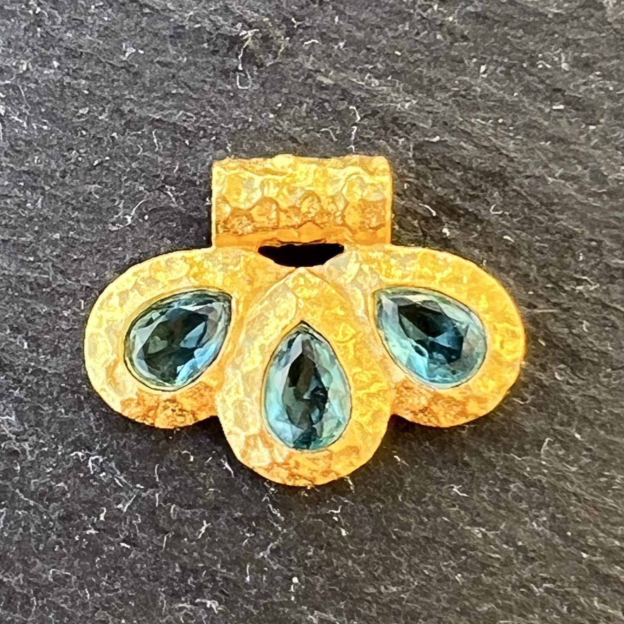 Pendentif Indien Trois Pétales Topaze Bleu