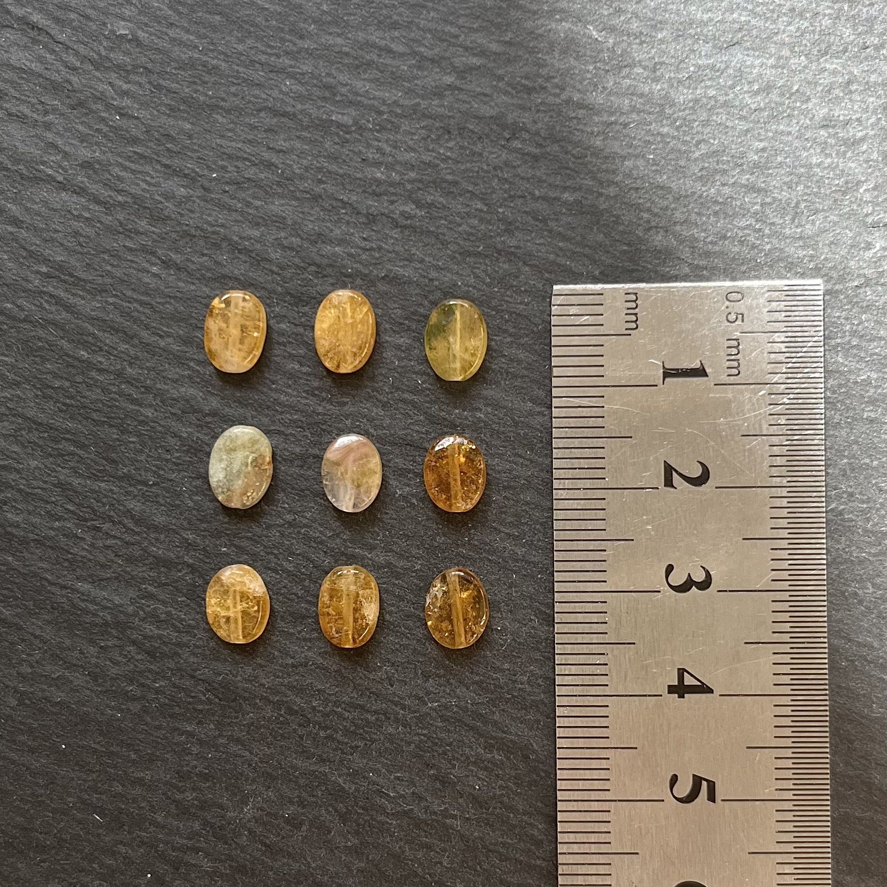 Tourmaline ovale jaune-orangé